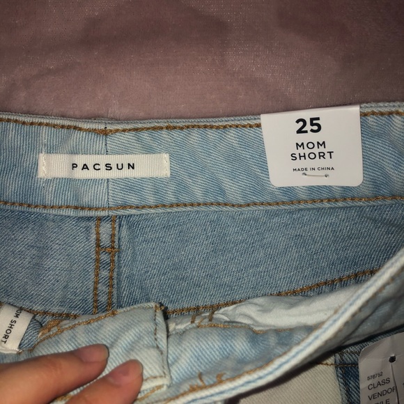 BRAND NEW Pacsun Patchwork Mom Shorts - Picture 2 of 3